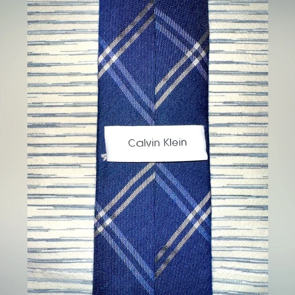 CALVIN KLEIN Men’s Silk Blend Neck Tie - Picture 2 of 3